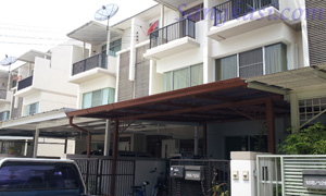 รางน้ำฝนทาสี  Sangkasi.com