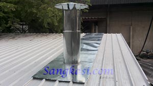 ปล่องระบายควันปิดทึบ ตัวปล่องและท่ออากกาศทำจากสังกะสีทั้งชุด